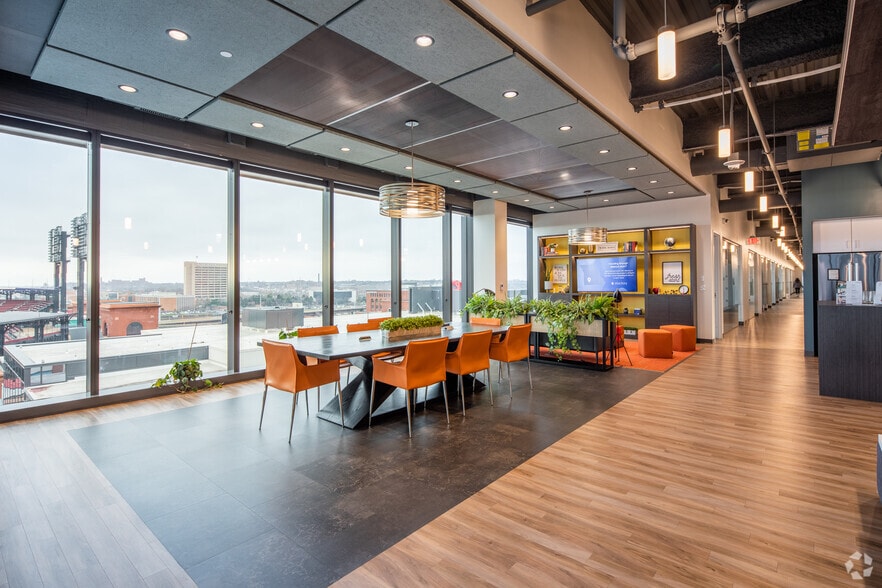 More Photos Of 6 Cardinal Way, Saint Louis Office For Lease