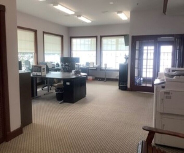 More Photos Of 38 W Grand Ave, Fox Lake Storefront Retail Office For Lease