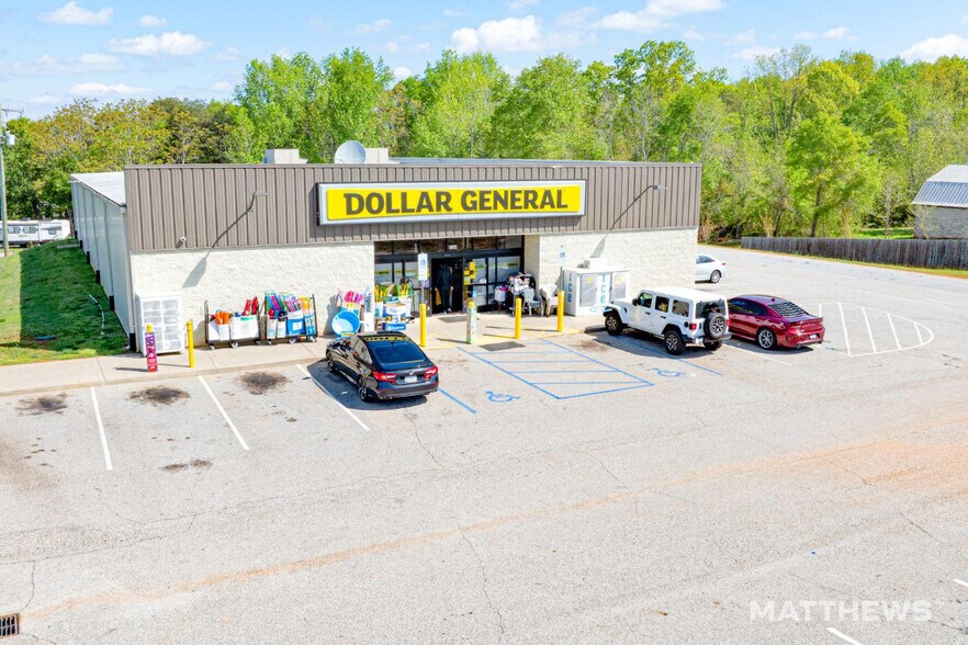 More Photos Of 108 S Bay Dr, Bay Convenience Store For Sale