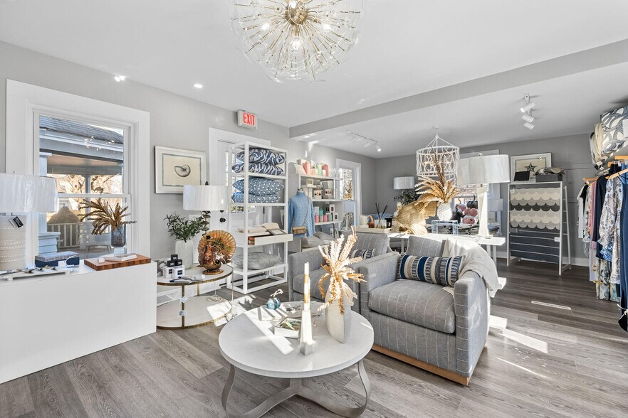 More Photos Of 515 MA-28, Harwich Port Storefront Retail Residential For Sale