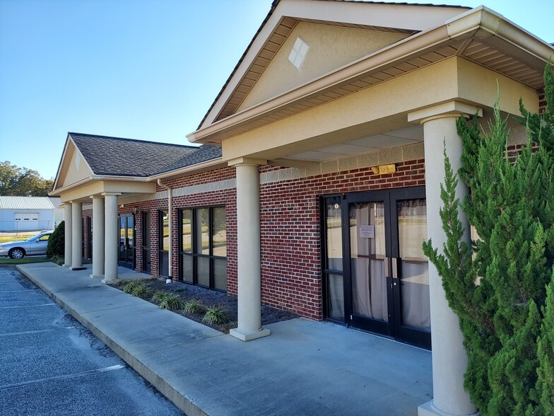More Photos Of 416 S Main St, Shelby General Retail For Sale
