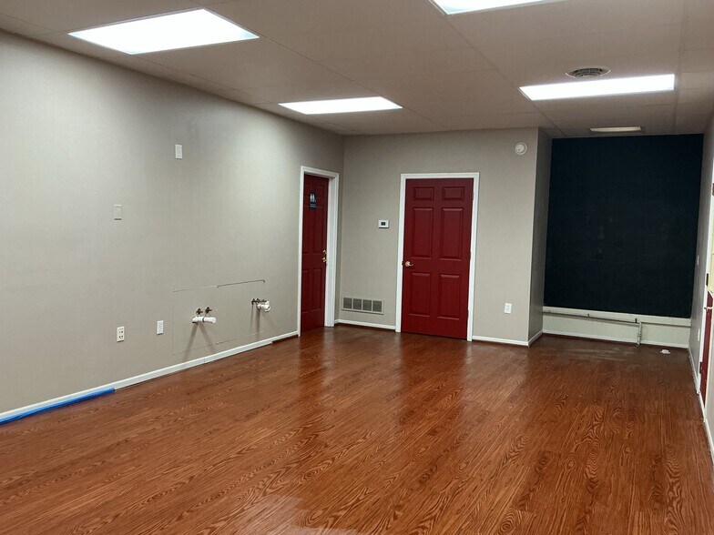 Primary Photo Of 399 Old Germantown Rd, Germantown Hills Self Storage For Lease