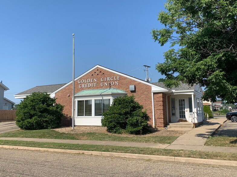 More Photos Of 1215 Greenfield Ave SW, Canton Bank For Sale