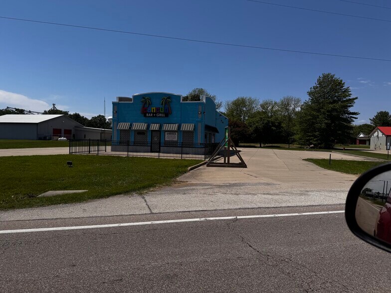 More Photos Of 125 N State Route 121, Warrensburg General Retail For Sale