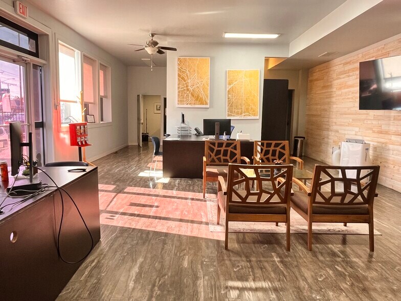 More Photos Of 4921 Ross Ave, Dallas Auto Dealership For Lease