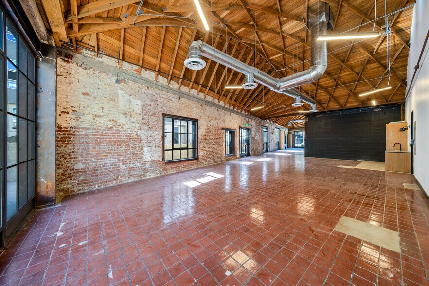 More Photos Of 1801 Blake Ave, Los Angeles Flex For Lease