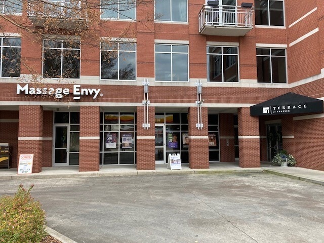 More Photos Of 345 Frazier Ave, Chattanooga Storefront Retail Office For Lease