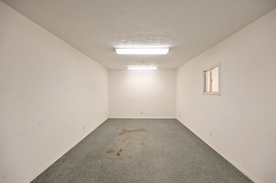 More Photos Of 1005 S St Francis Rd, Santa Fe General Retail For Sale