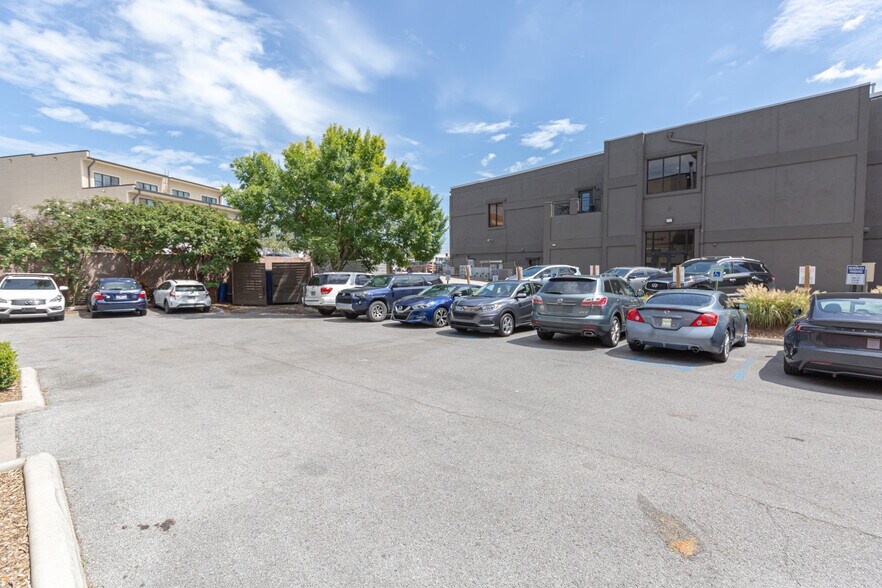 More Photos Of 25 E Main St, Chattanooga Office Residential For Sale