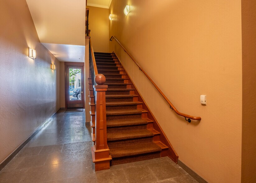 More Photos Of 180 Lithia Way, Ashland Office Residential For Sale