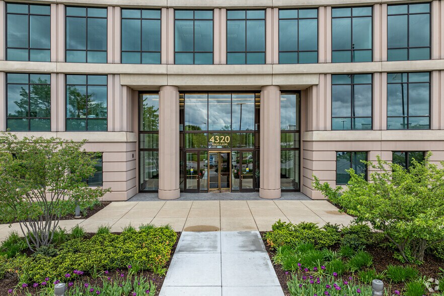 More Photos Of 4320 Winfield Rd, Warrenville Office For Lease