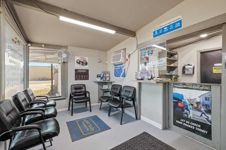 More Photos Of 103 W Franklin St, Alvord General Retail For Sale