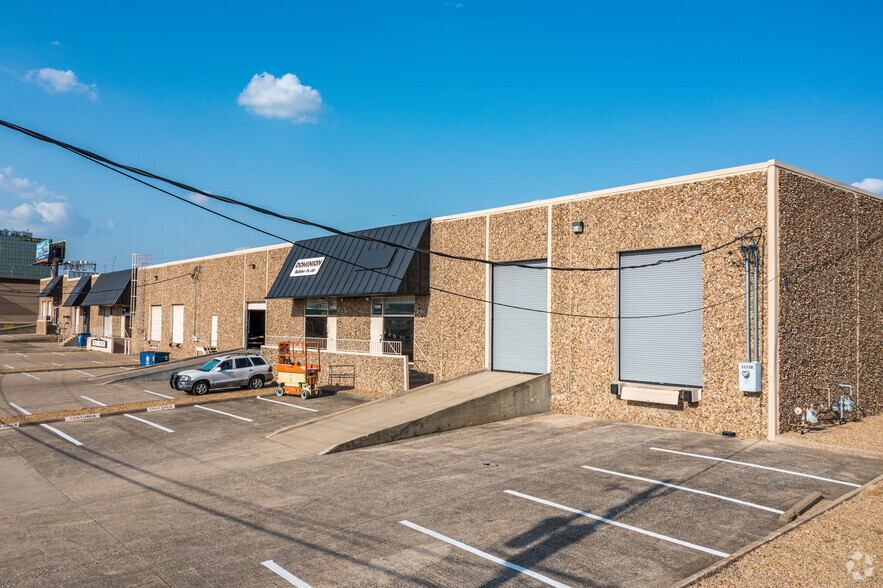 Primary Photo Of 11510-11530 Grissom Ln, Dallas Distribution For Lease