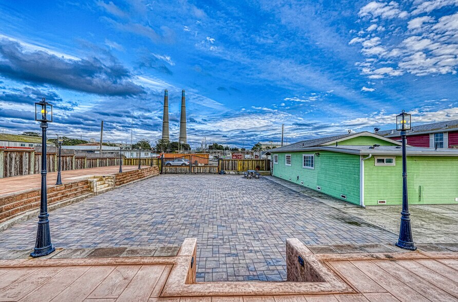 More Photos Of 7550 Sandholdt Rd, Moss Landing Warehouse For Sale