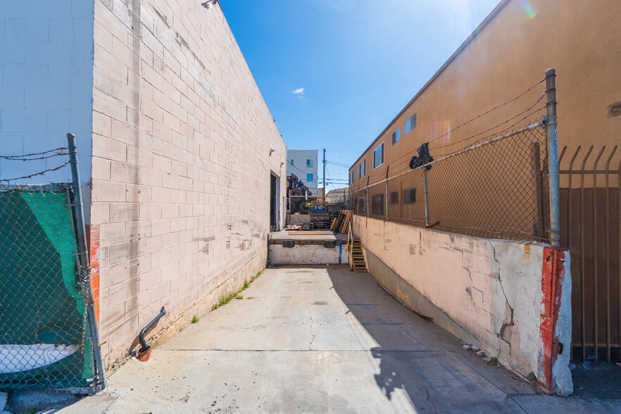 More Photos Of 440 N Marine Ave, Wilmington Warehouse For Lease