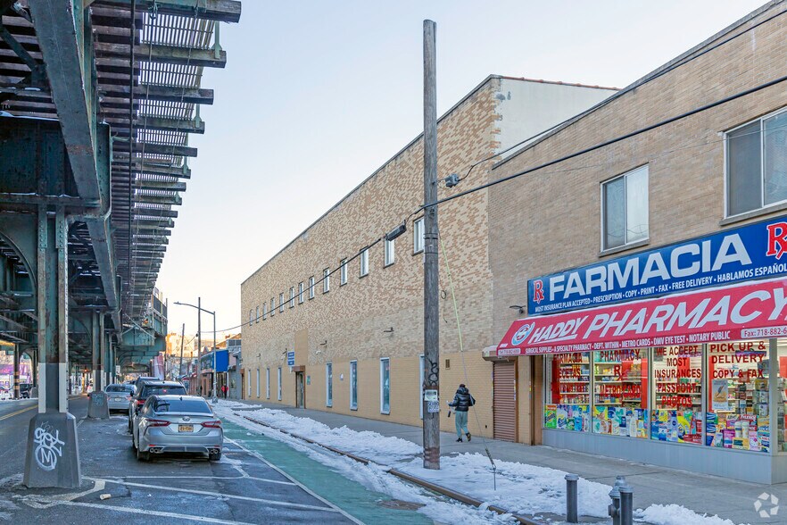 More Photos Of 3000-3050 White Plains Rd, Bronx Medical For Lease