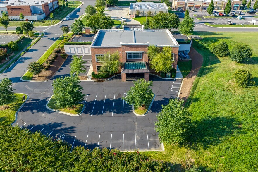 More Photos Of 439 Channel Rd, Clover Office For Lease