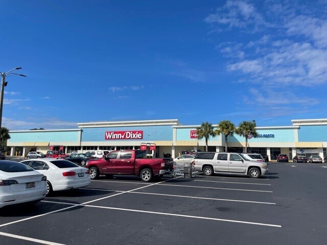 More Photos Of 1105-1119 NE Jensen Beach Blvd, Jensen Beach Supermarket For Sale