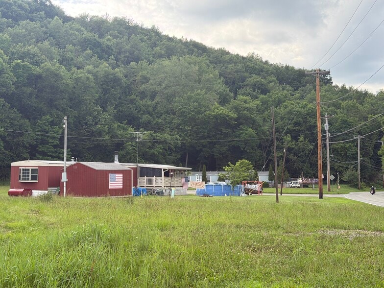 Primary Photo Of 1 Shady Side Trailer Ct, New Brighton Manufactured Housing Mobile Home Park For Sale