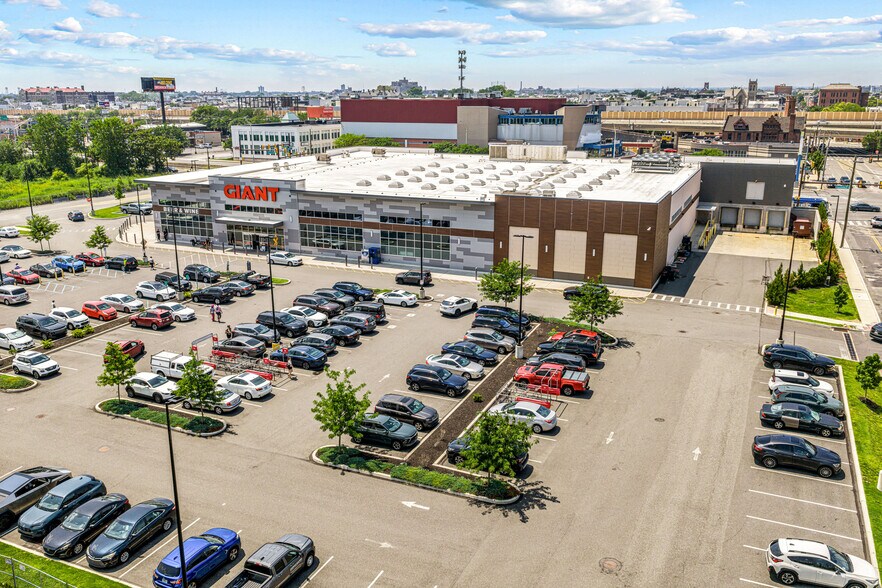 More Photos Of 1403 S Christopher Columbus Blvd, Philadelphia General Retail For Sale