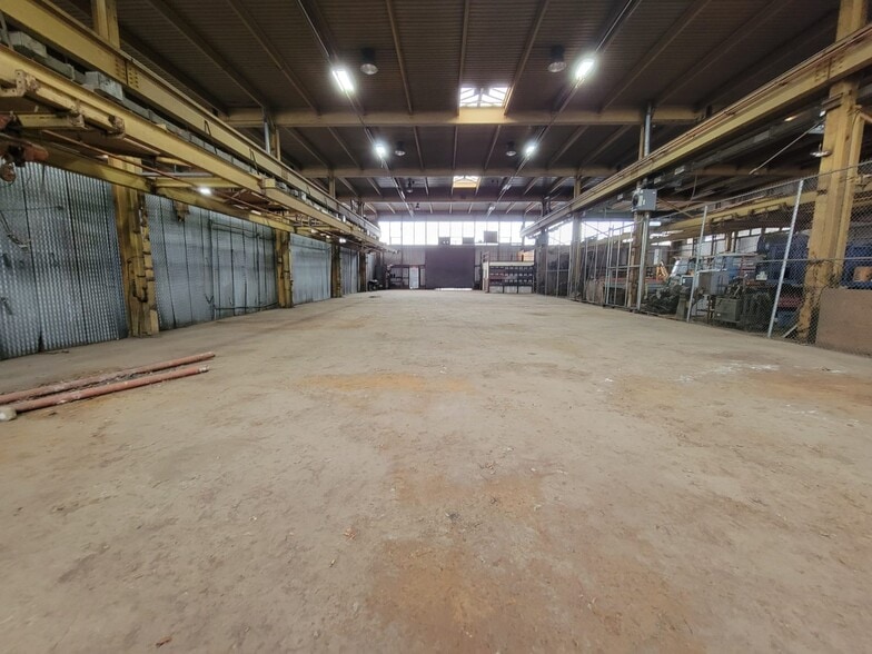More Photos Of 375 Western Hwy, Tappan Warehouse For Lease