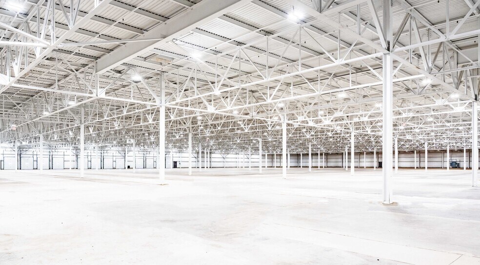 More Photos Of 5401 Baumhart Rd, Lorain Unknown For Lease