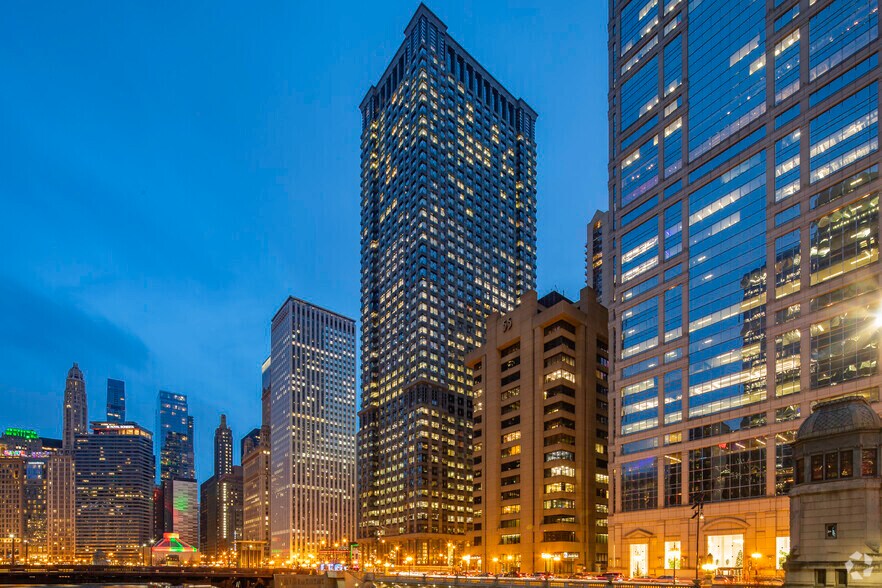 More Photos Of 35 W Wacker Dr, Chicago Office For Lease