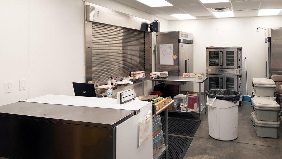 More Photos Of 4410 N Shadeland Ave, Indianapolis Office For Lease