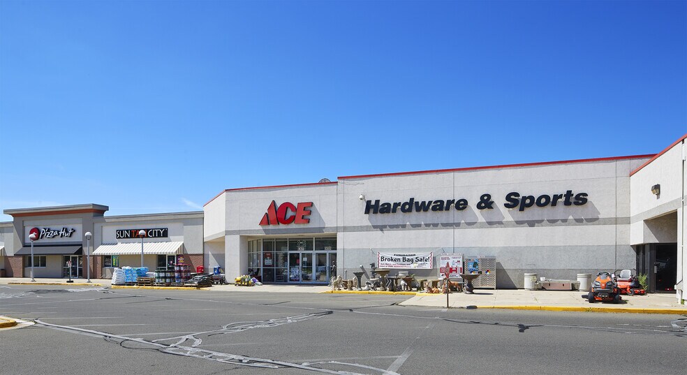 Primary Photo Of 4300 Mormon Coulee Rd, La Crosse Storefront For Lease