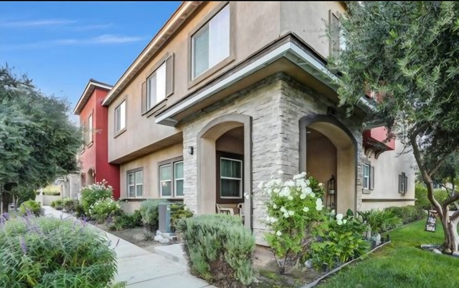 More Photos Of 228 N Orange Ave, Rialto Apartments For Sale