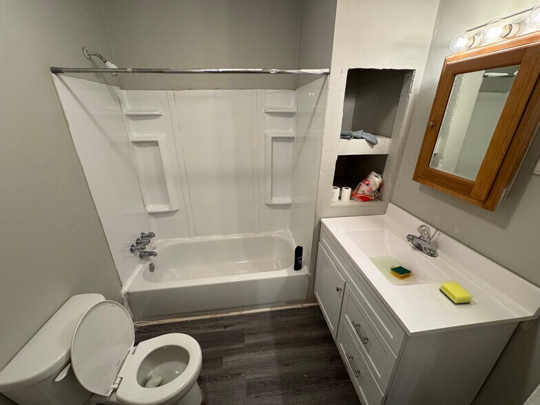 More Photos Of 2245 W Jefferson St, Louisville Apartments For Sale