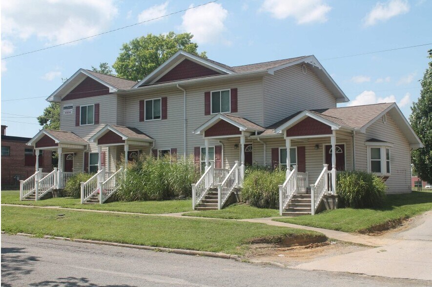 Primary Photo Of 310 West Monroe Street, Carbondale Apartments For Sale