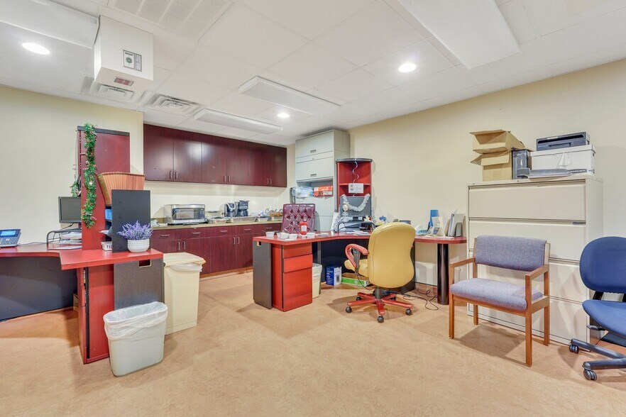 More Photos Of 11706 Mercy Blvd, Savannah Medical For Lease