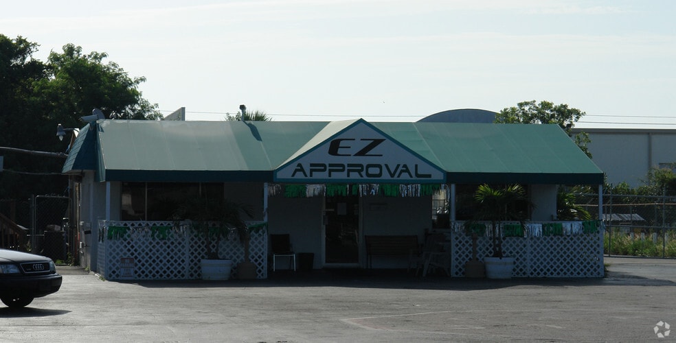 More Photos Of 3671 Fowler St, Fort Myers Freestanding For Sale