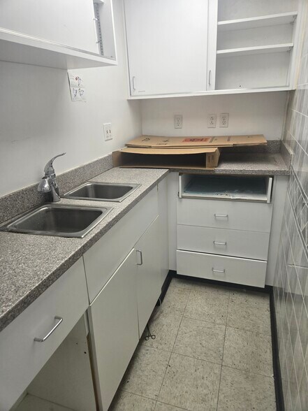 More Photos Of 1025 N Providence Rd, Media Medical For Sale