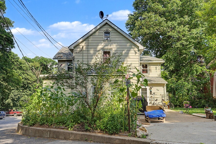 More Photos Of 23 Malcolm St, Morristown Industrial For Sale