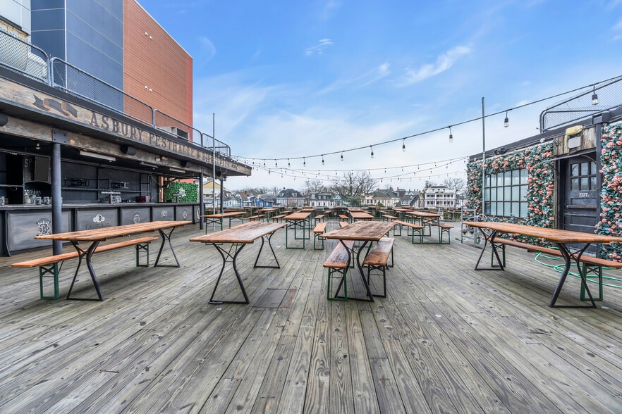 More Photos Of 527 Lake Ave, Asbury Park Storefront For Sale