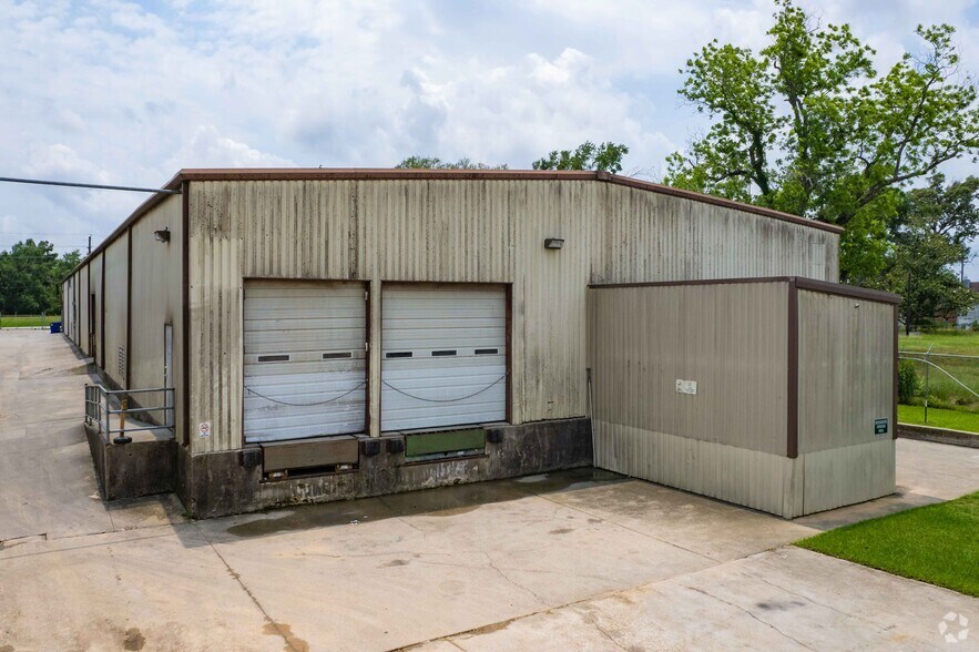 More Photos Of 1720 FM 1960 Rd E, Houston Warehouse For Sale
