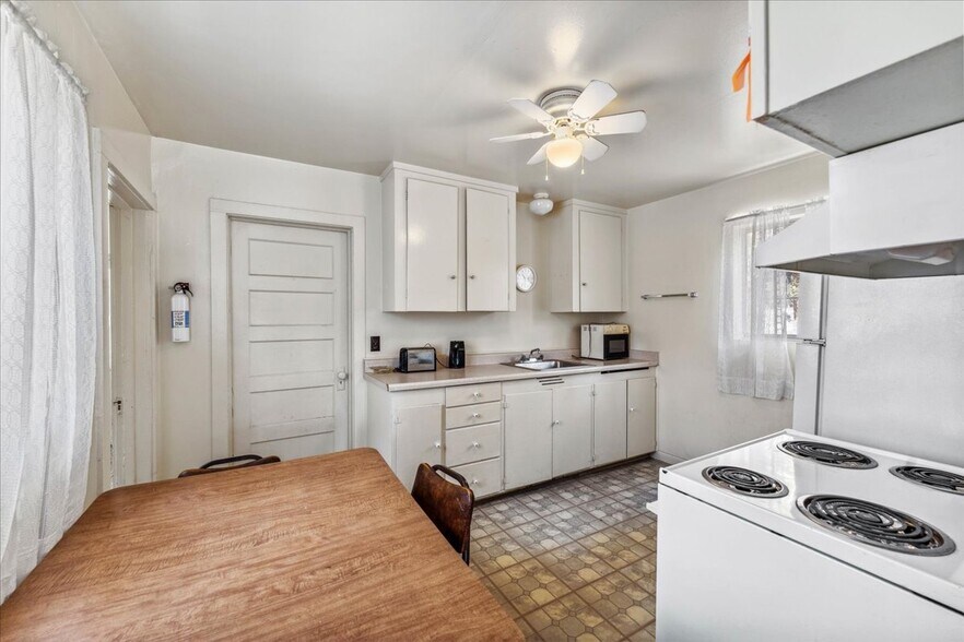 More Photos Of 17604 US-97 Hwy, Weed Apartments For Sale