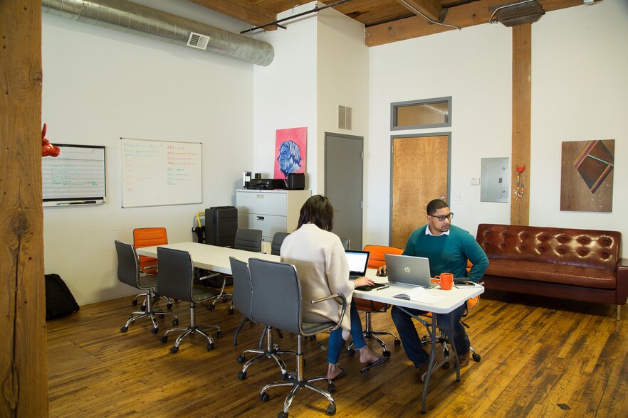 More Photos Of 2950 W Chicago Ave, Chicago Loft Creative Space For Lease