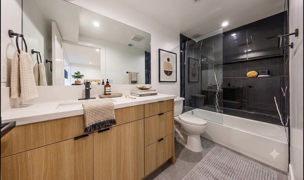 More Photos Of 1330 S Longwood Ave, Los Angeles Apartments For Sale