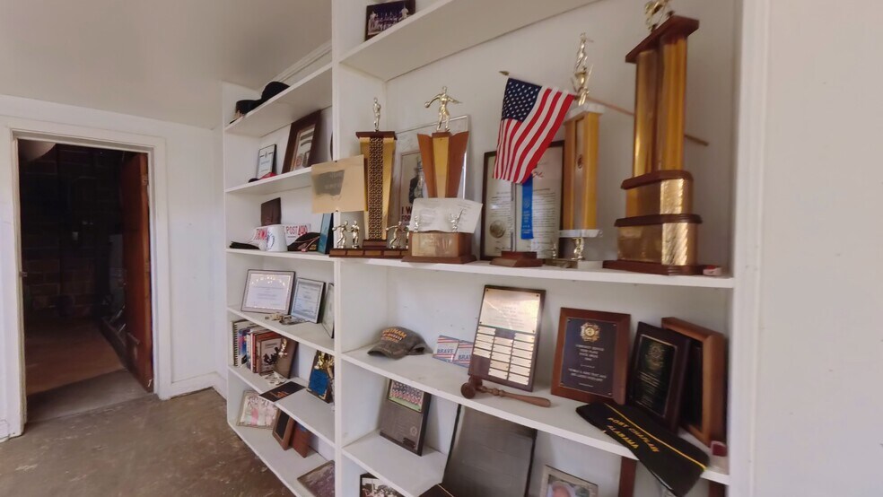 More Photos Of 419 N Raleigh Ave, Sheffield Specialty For Sale