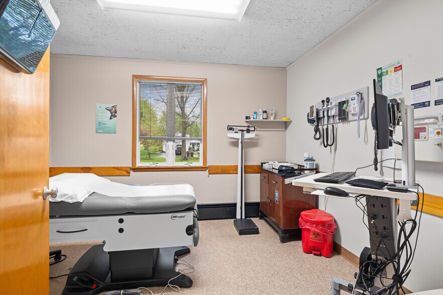 More Photos Of 400 W Butler St, Mercer Medical For Sale