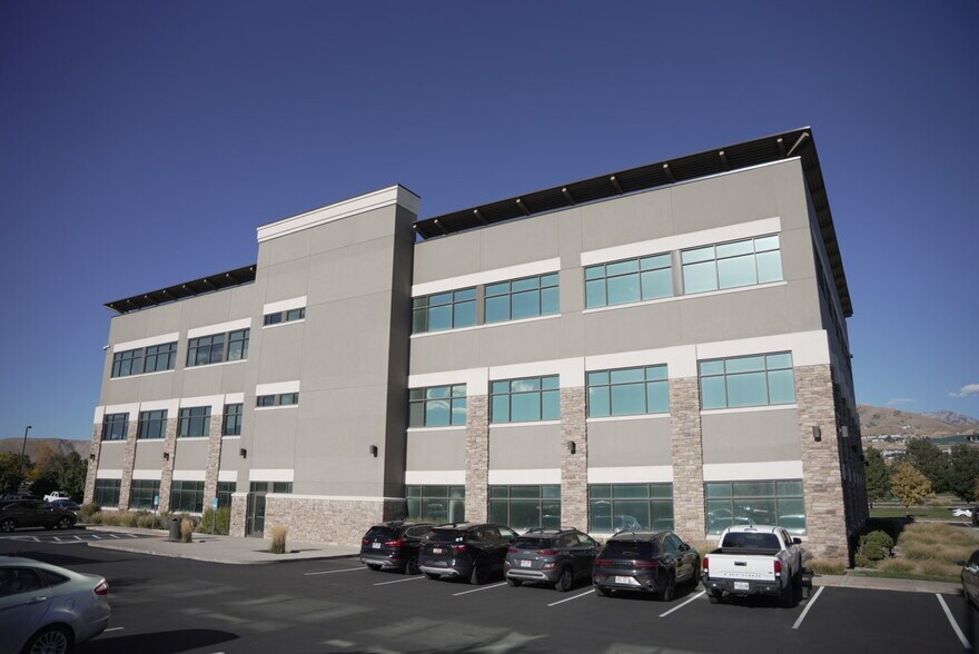 More Photos Of 3049 W Executive Pky, Lehi Office For Lease