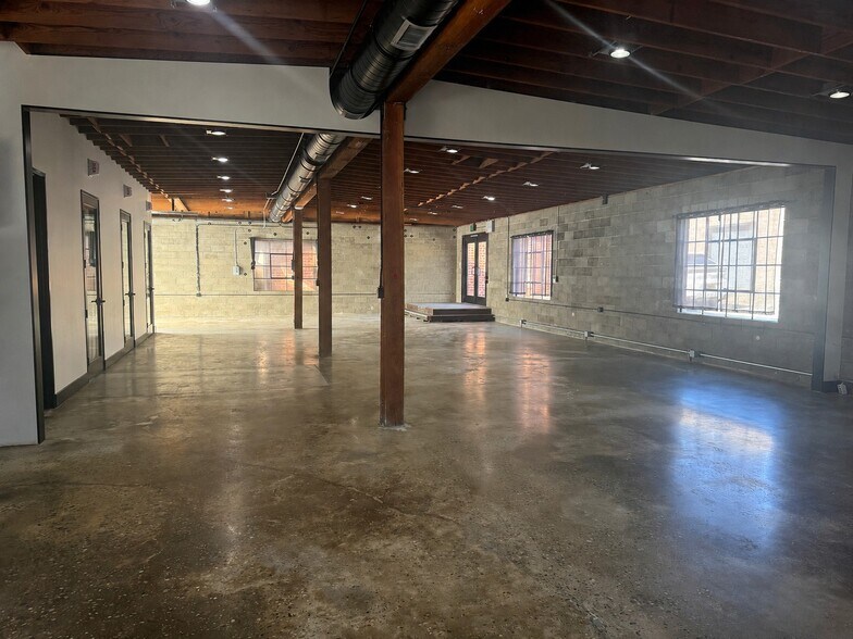 More Photos Of 607 E El Segundo Blvd, El Segundo Flex For Lease