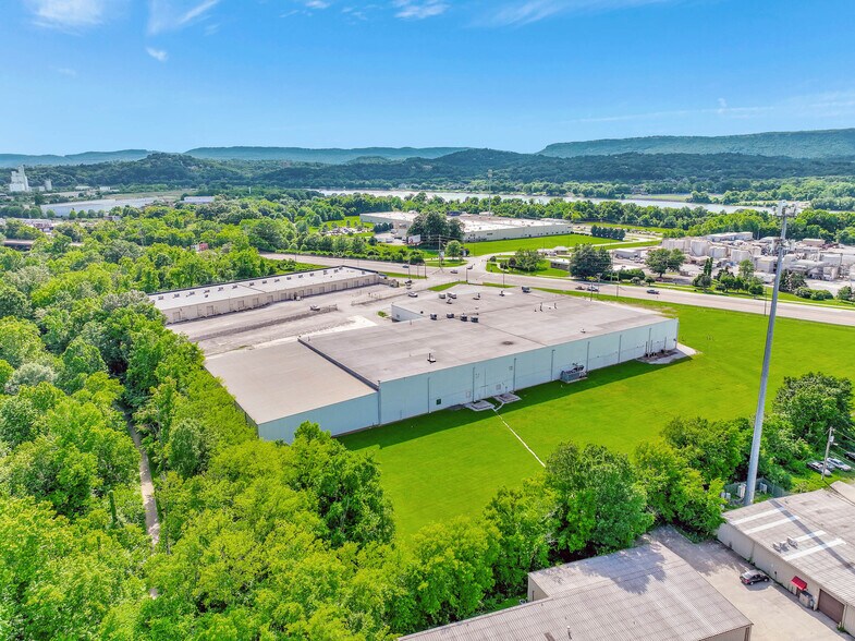 More Photos Of 3720 Amnicola Hwy, Chattanooga Unknown For Lease