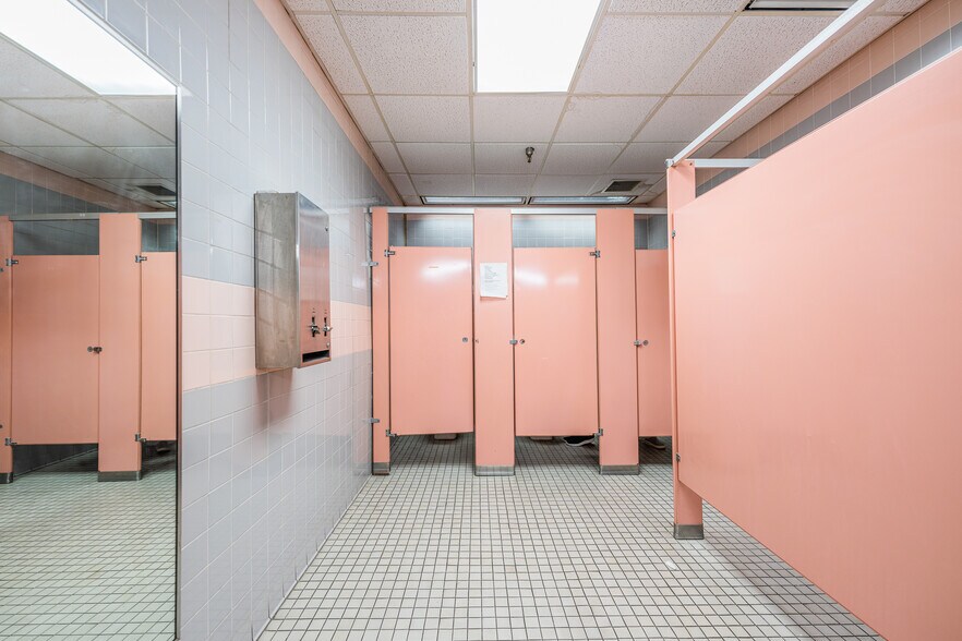 More Photos Of 12909 26th Ave, Flushing Office For Sale