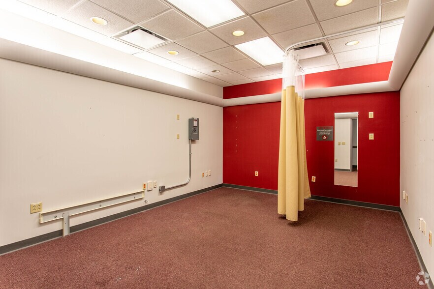 More Photos Of 4015-4059 W Dublin-Granville Rd, Dublin Office For Lease