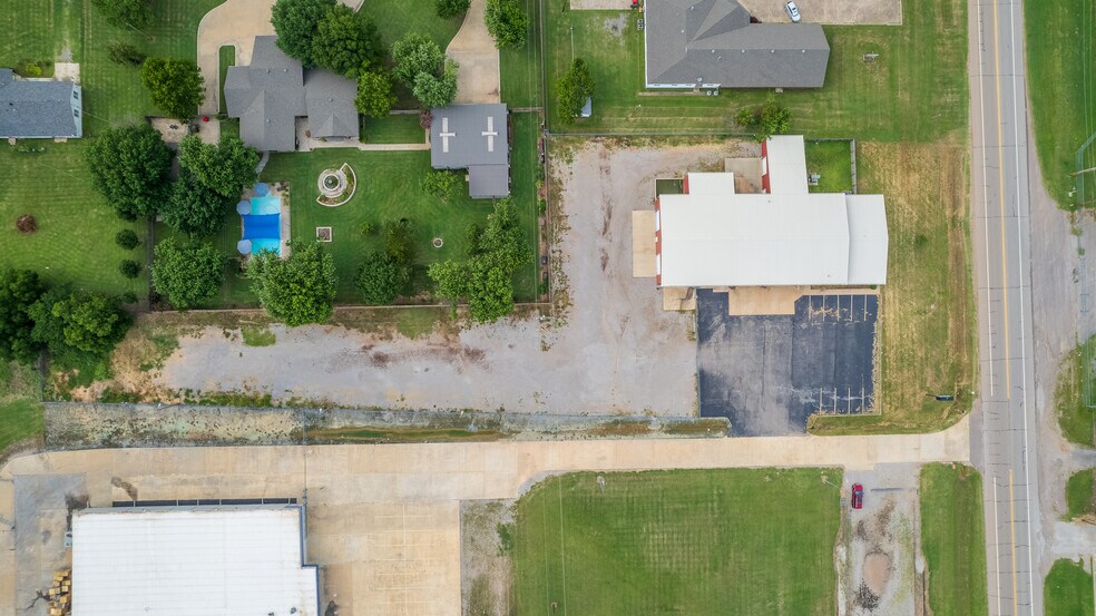 More Photos Of 2301 S Highway 77, Pauls Valley Industrial For Sale