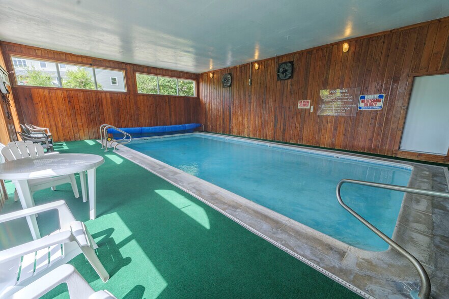 More Photos Of 6 Abroad Rd, West Dover Hotel For Sale